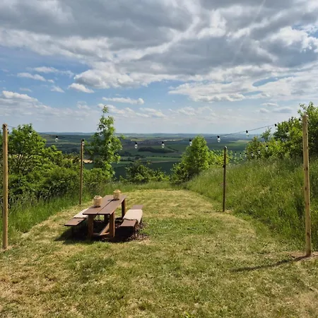 Glamping Nad Vinicemi - Kousek Od Brna Vinicne Sumice