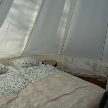 럭셔리텐트 Glamping Nad Vinicemi - Kousek Od Brna Vinicne Sumice